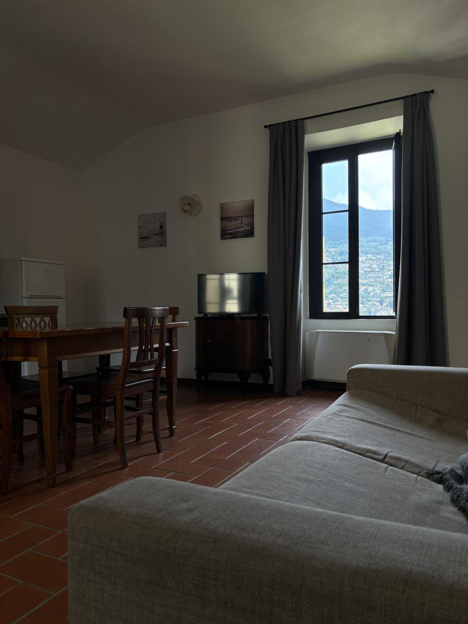 Castello Oldofredi Aparthotel Monte Isola Exterior photo